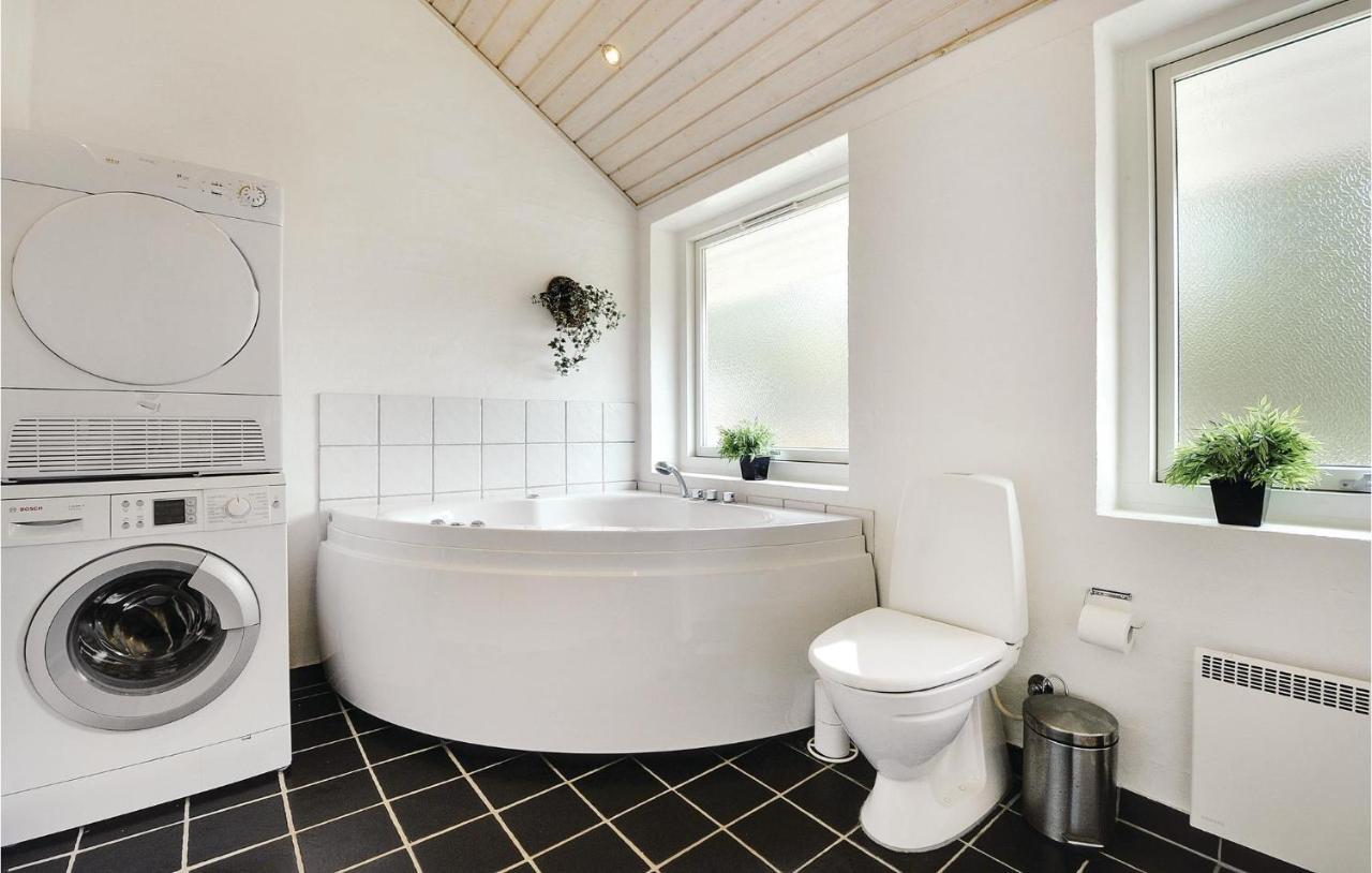 7 Bedroom Stunning Home In Herning Kolkaer Luaran gambar